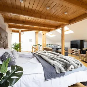 Grand Krupowki 47 , Zakopane Lengyelország